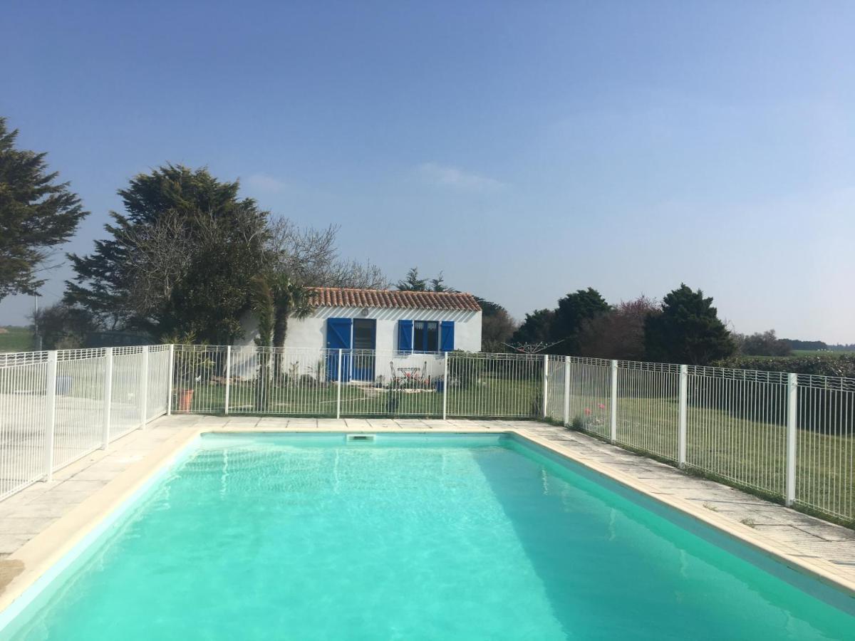Studio Avec Piscine Бовуар-сюр-Мер Экстерьер фото