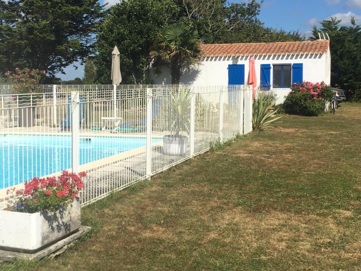 Studio Avec Piscine Бовуар-сюр-Мер Экстерьер фото